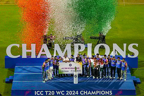 T20 World Cup-winning Indian cricket team receive a cheque